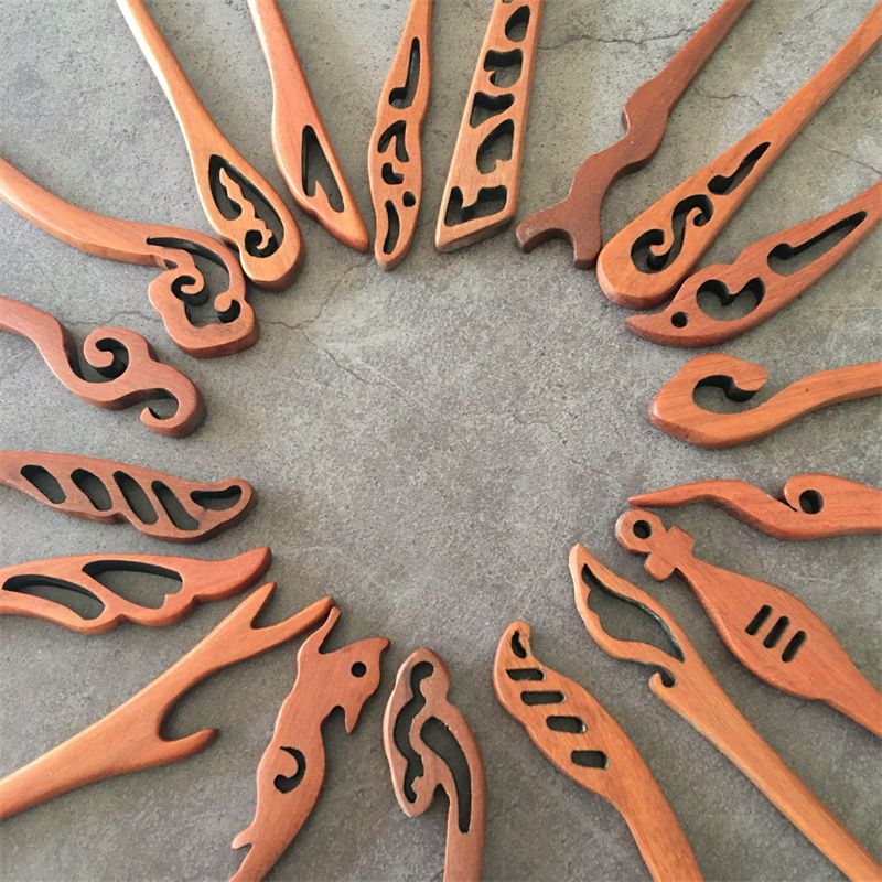 Factory direct sales of high-quality hand-carved hairpins, wholesale of retro-style red sandalwood hair hairpins and head accessories, step shake Specification image