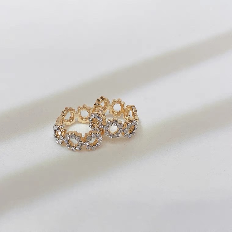 Multi-round ear buckles, retro and unique, long super sparkling zircon, ethnic style, versatile, tassel, seven-color earrings, copper earrings, Yiwu zircon details Picture