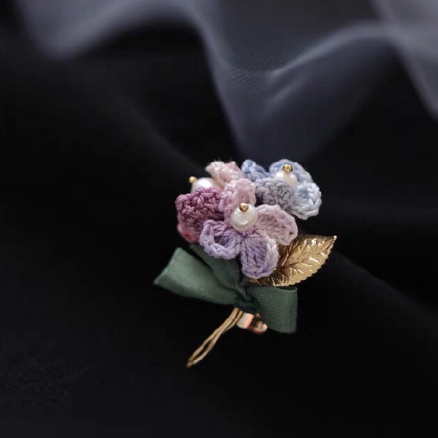 A new winter warm woolen flower with colorful, stylish and high-end corsages