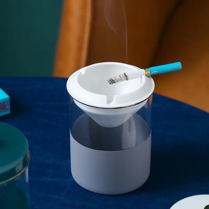 家用烟灰缸实物图