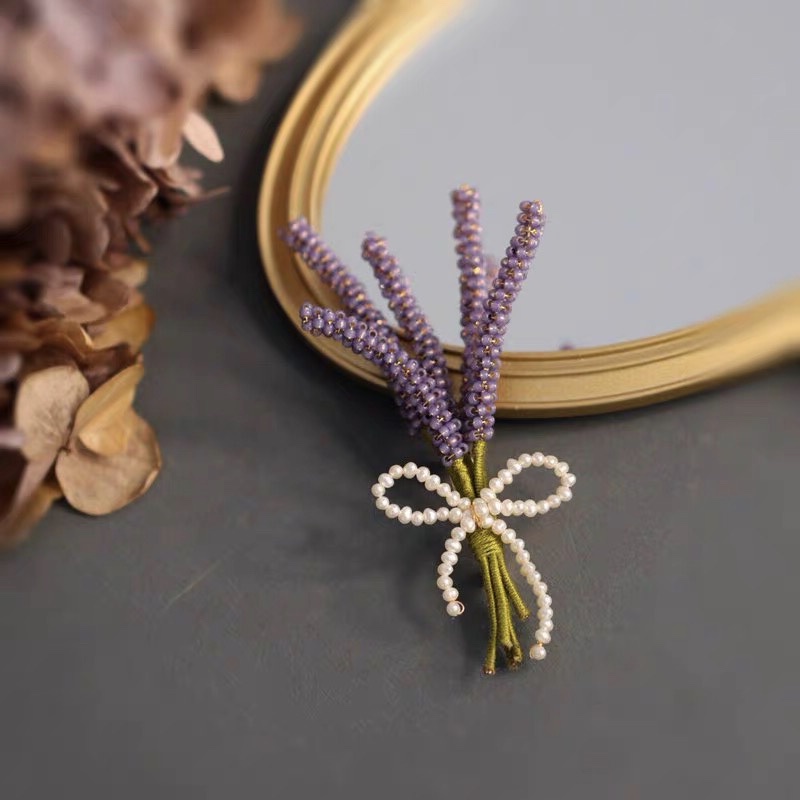 Exquisite and luxurious lavender bead brooch, a popular Internet celebrity, is exquisitely hand-woven Item Picture