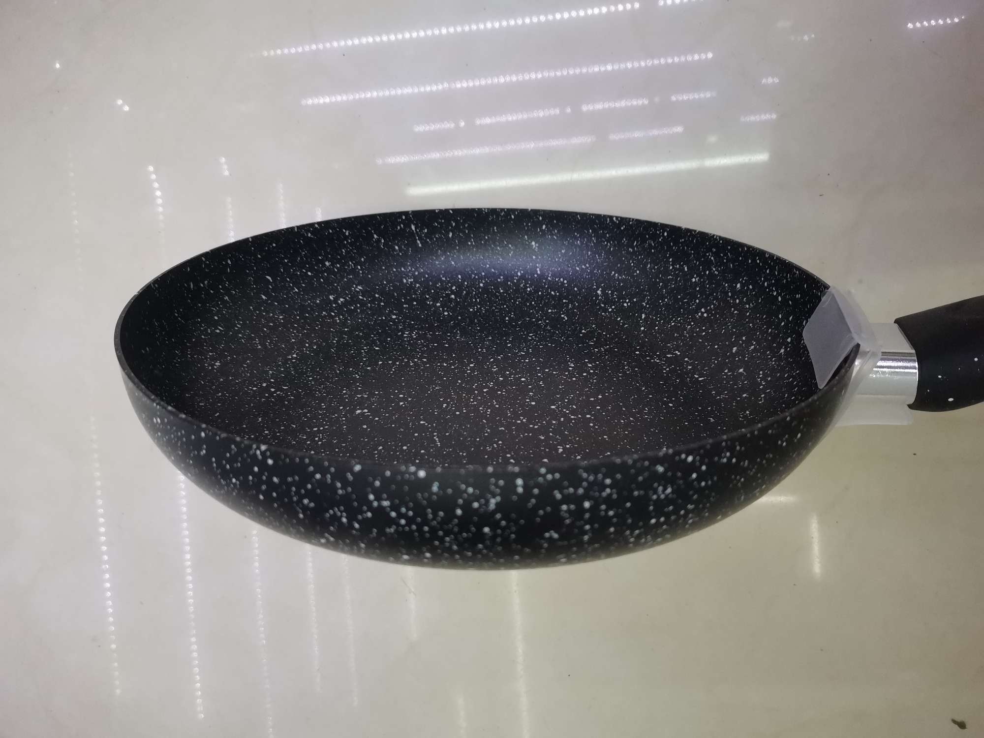 22cm. Frying pan details Picture