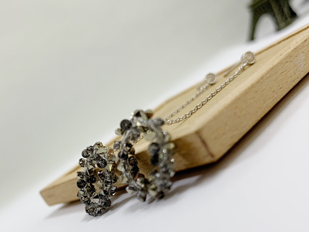 Swarovski earrings Specification image