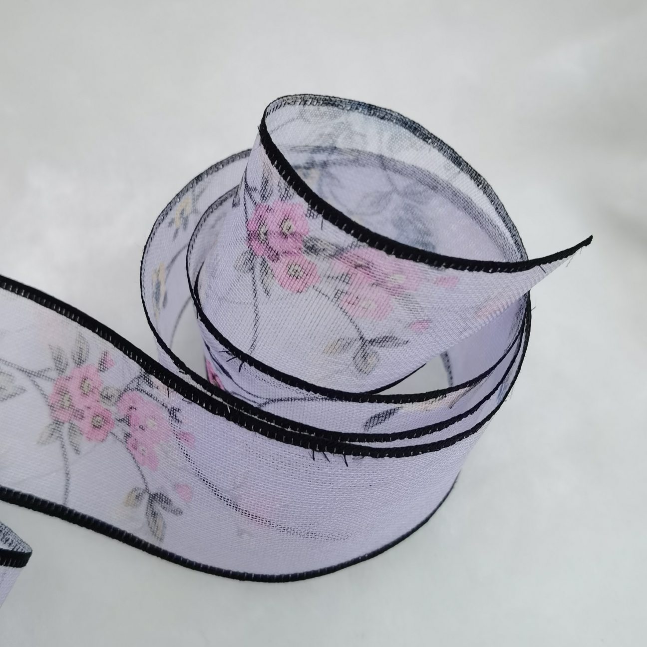 Effgggh can be used on lace, DIY, Christmas, clothing, accessories, crafts, cartons, cards, hats and many other factory products