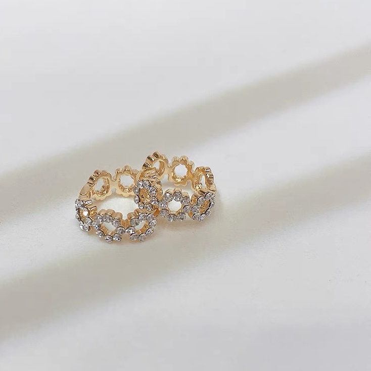 Multi-round ear buckles, retro and unique, long super sparkling zircon, ethnic style, versatile, tassel, seven-color earrings, copper earrings, Yiwu zircon