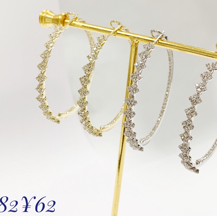 Fashionable ear loops