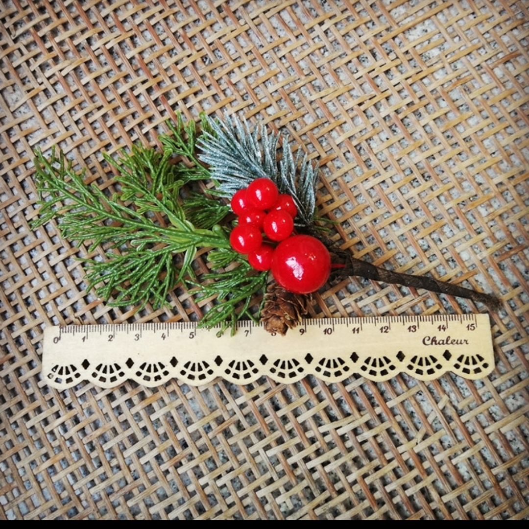 Bright Red, Frost-Like, Pinecones, Pinecones, Pine Branches, Pine Trees, Christmas Decoration, Money Fruit, Holly Fruit, Forest-Themed Diy Handcrafted Materials, Simulated Flowers, Berries, Red Fruits