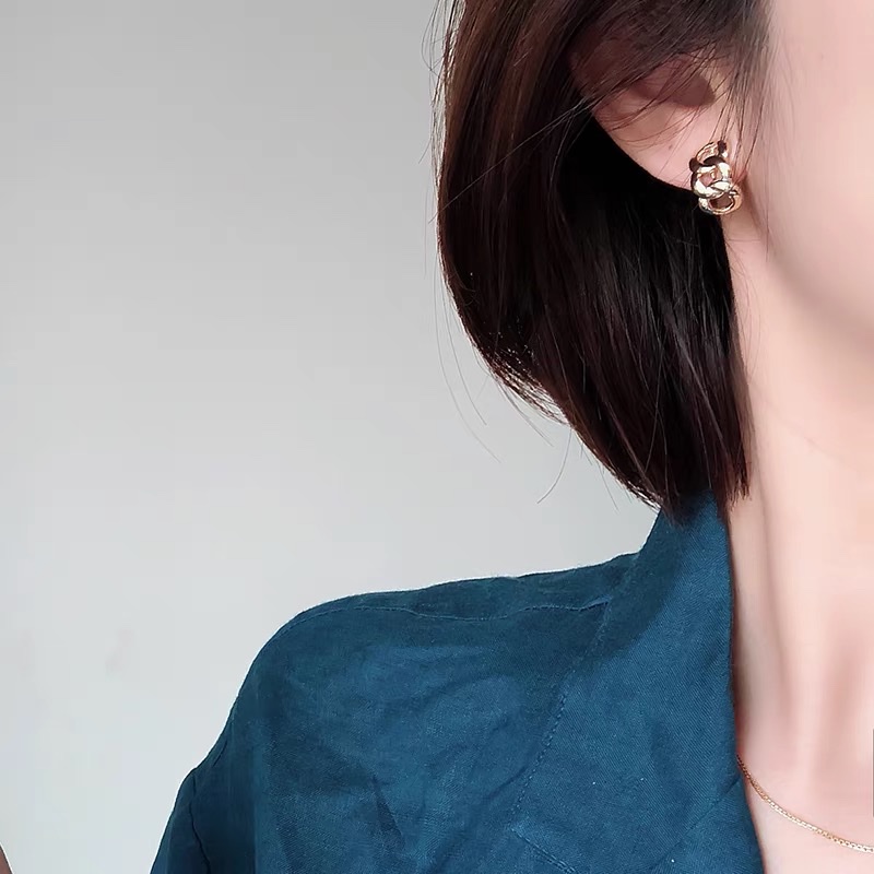 High-end chain earrings without ear holes, design sense earrings, simple and elegant Jieya steel jewelry for women detail image 2