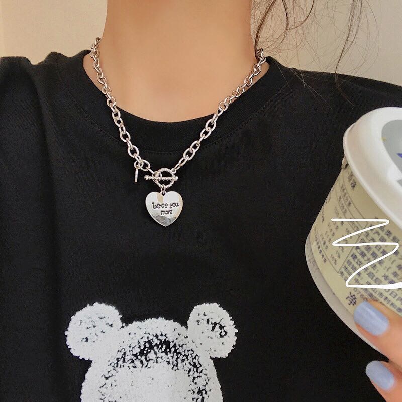 Titanium steel fashion necklace Hip Hop retro love pendant collarbone chain personality network red chain sweater chain Simple neck decoration