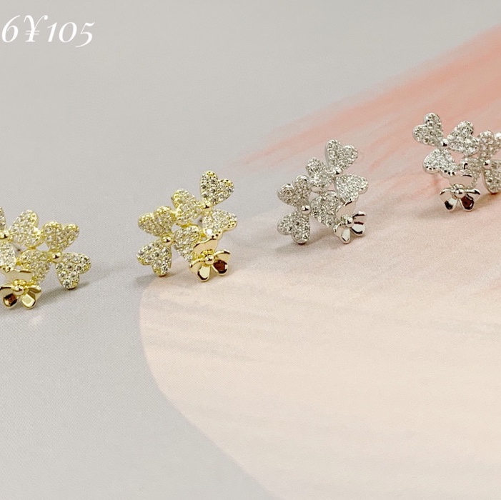 Flower 🌹 zircon earrings thumbnail