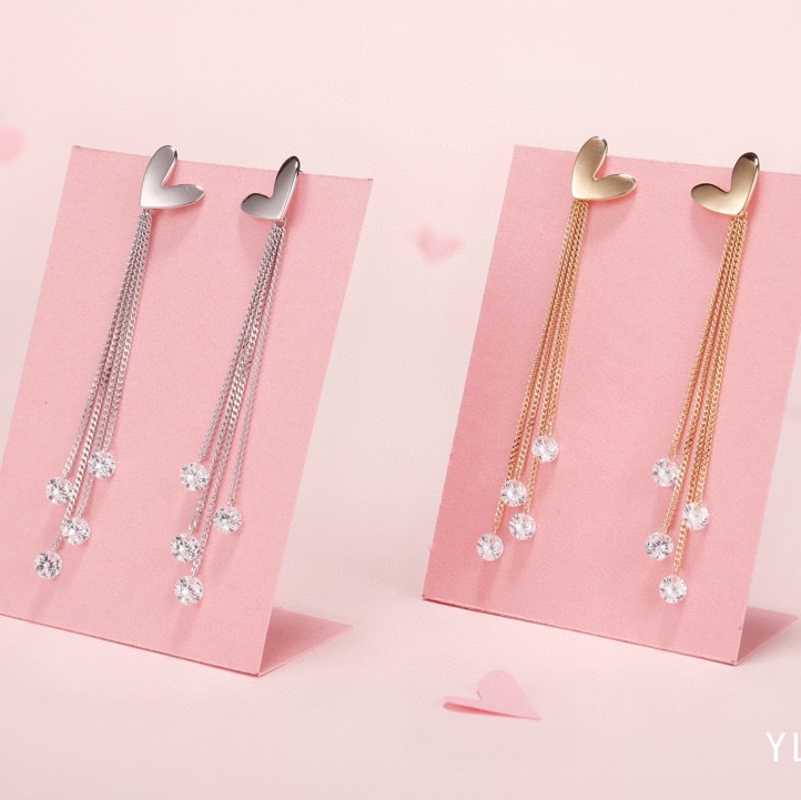Smooth earrings with tassel with heart