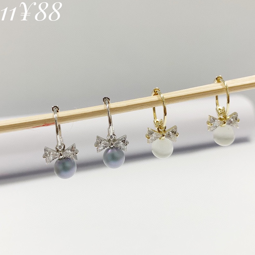 Bow earrings