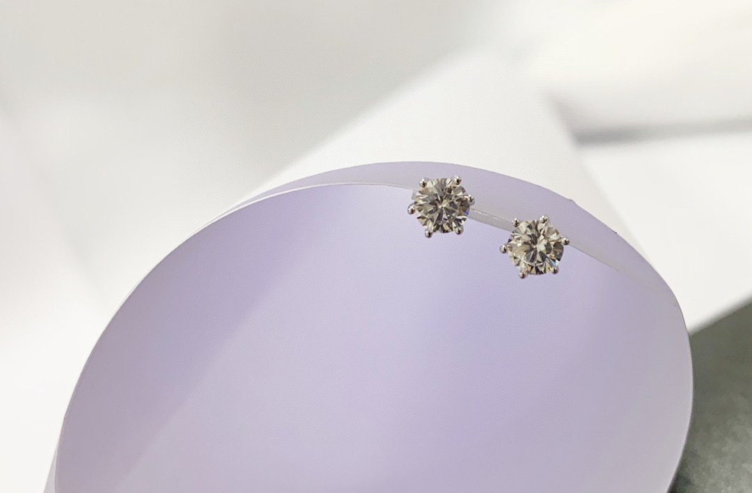 Classic single zircon details Picture