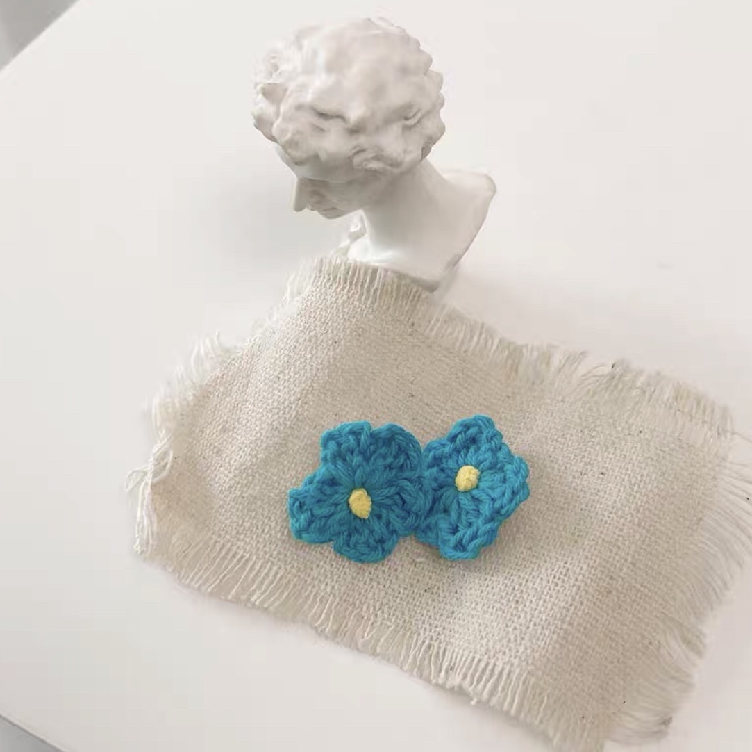 New handwoven warm tie flower earrings from Dongdaemun, South Korea