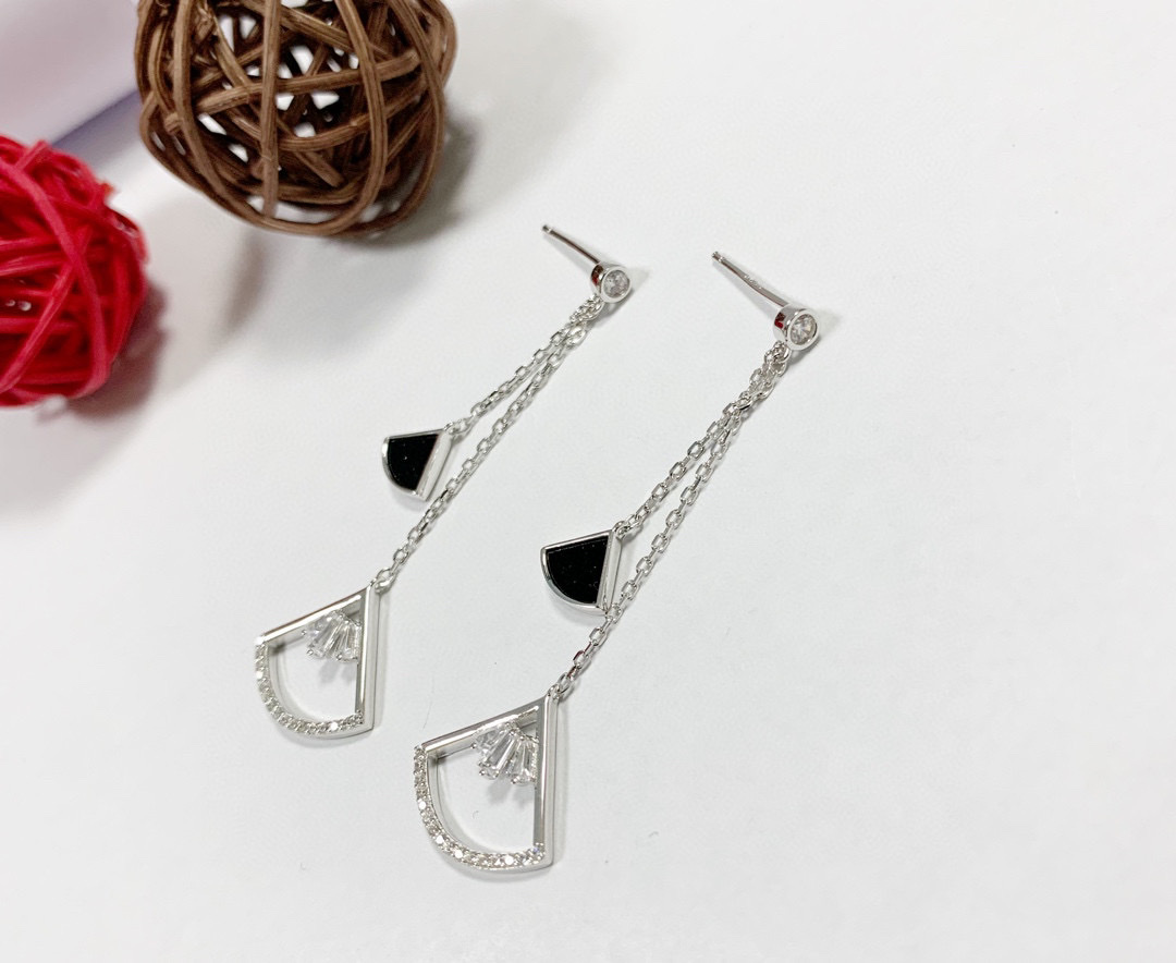أقراط منحوتة على شكل قرص Item Picture
