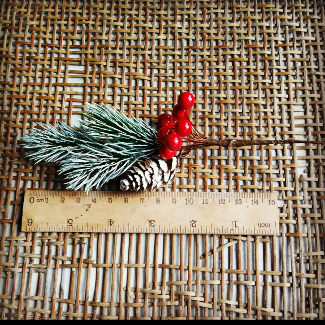 Pinecones + White Frost Small Pine, Red Fruit, Pine Branches, Pine Trees, Christmas Decoration, Money Fruit, Holly Fruit, Forest-Themed Diy Handcrafted Materials, Simulated Flowers, Berries, Red Fruits