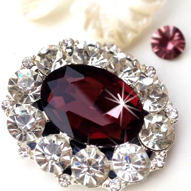 Brooch 840