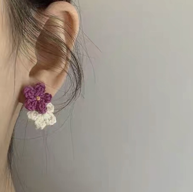 Contrast color flower simple small fresh original design girl earrings