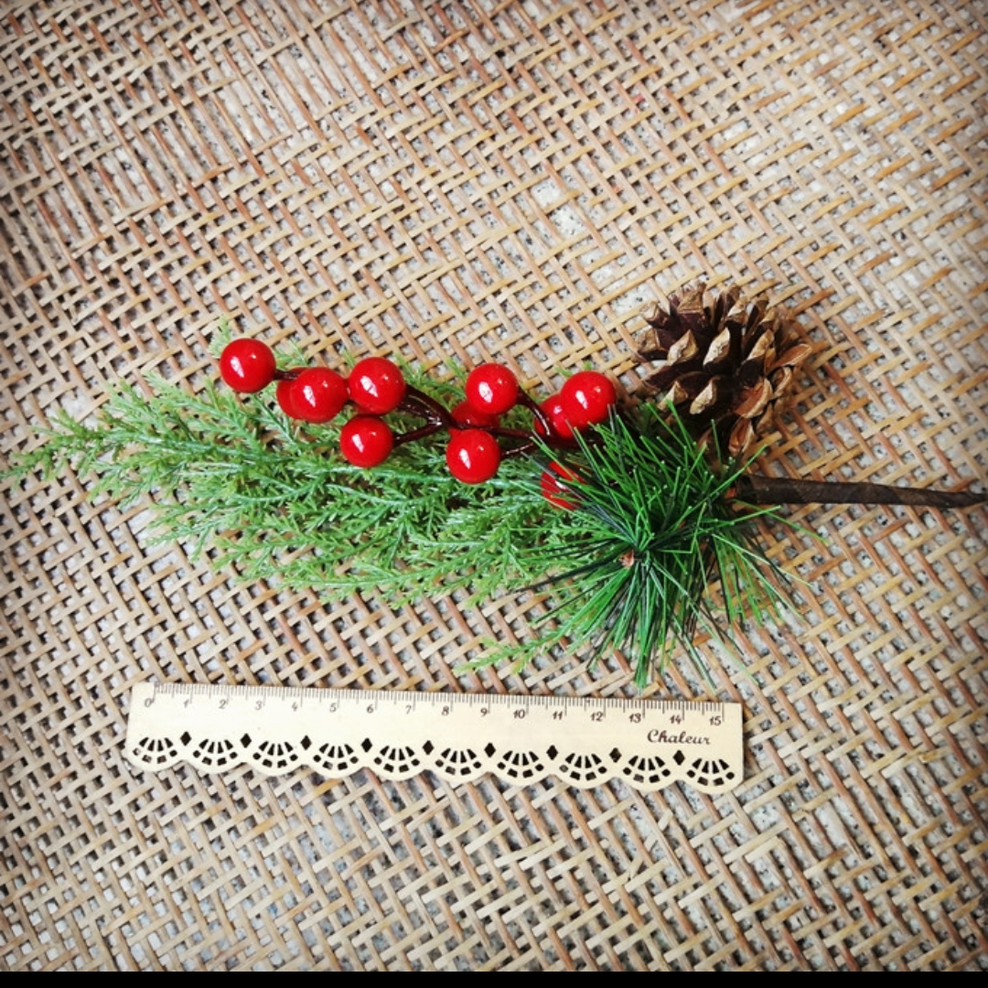 Pagoda, Red Fruit, Pinecone, Red Fruit, Pine Branch, Pine Tree, Christmas Decoration, Money Fruit, Holly Fruit, Forest-Themed Diy Handmade Materials, Simulated Flower, Berry, Red Fruit