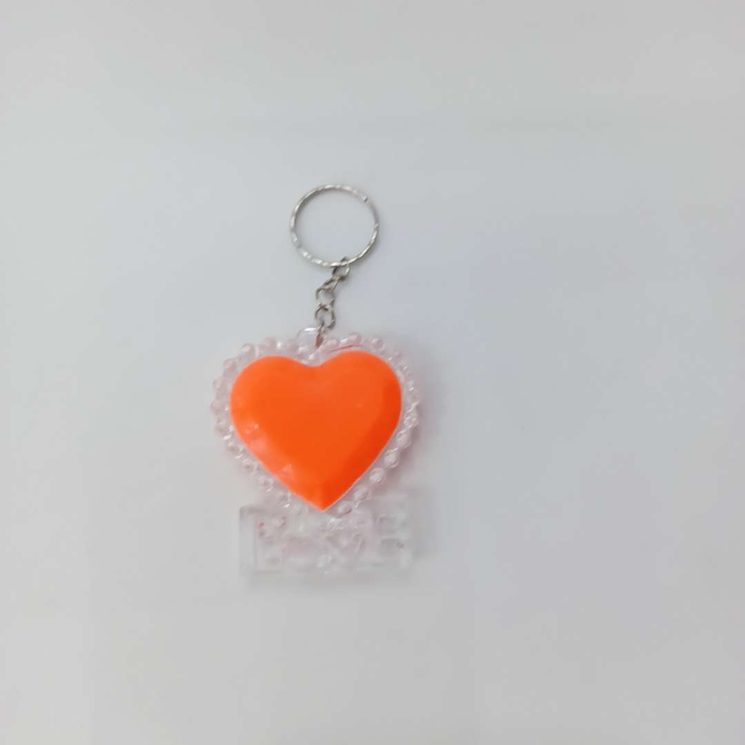 Keychain light, flashing heart small gift event, factory direct sales small pendant, flash, tall electronic toy 1 Specification image