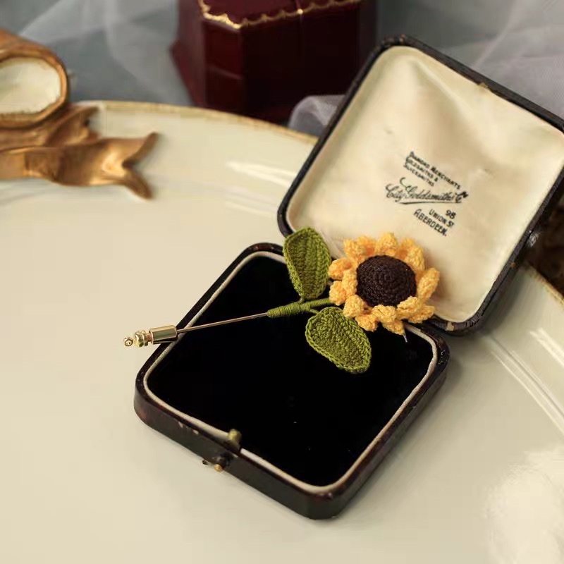 A versatile sunflower flower original design hand-woven pin details Picture