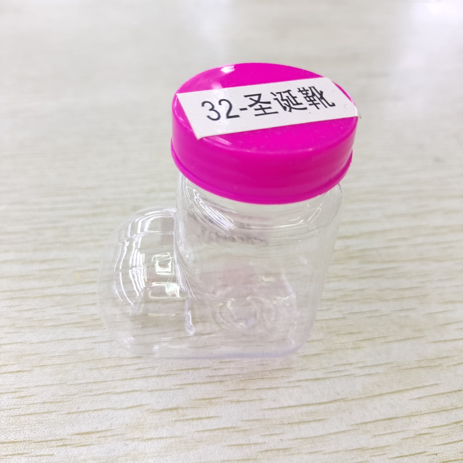 鑫元工艺D区三楼7924王爱兰塑料瓶S-19