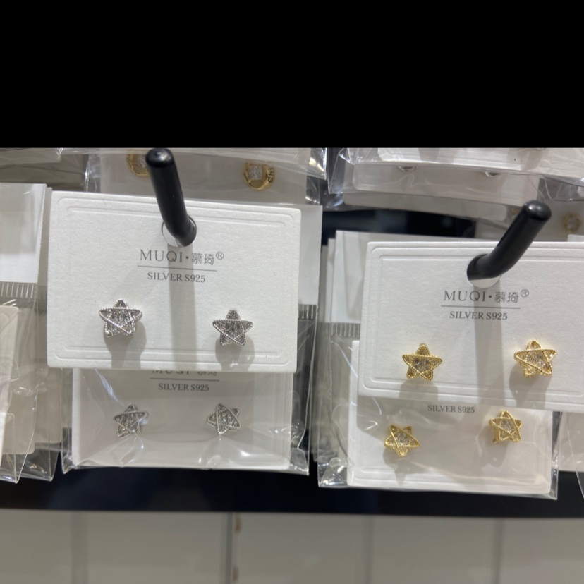 Zirconium five-pointed star earrings