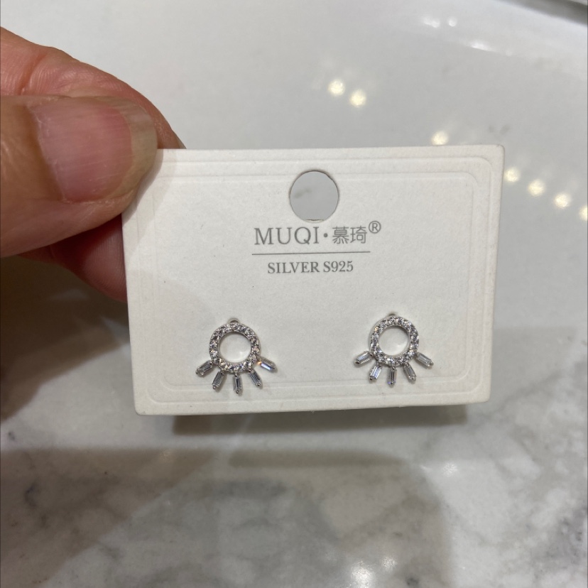 耳环实物图