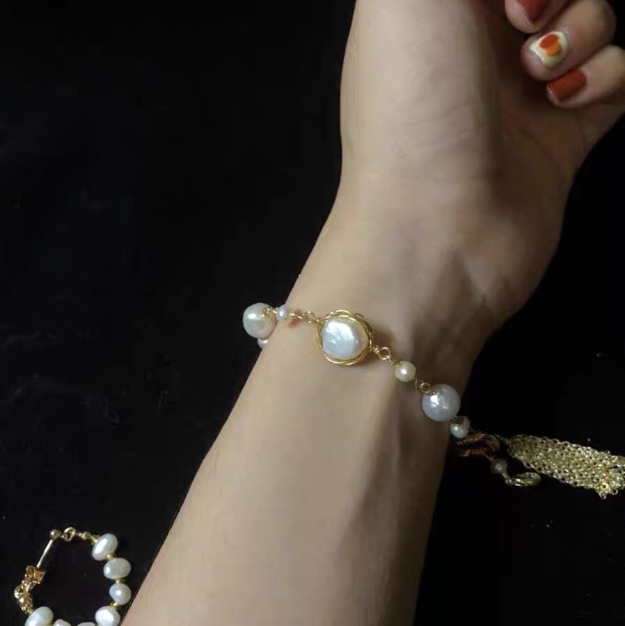 Fashionable pearl, elegant, trendy, sweet and cold style bracelet