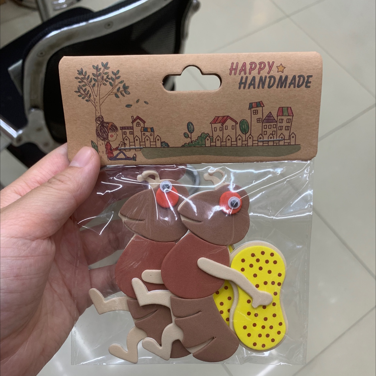幼儿园墙贴，背食物的蚂蚁详情图2