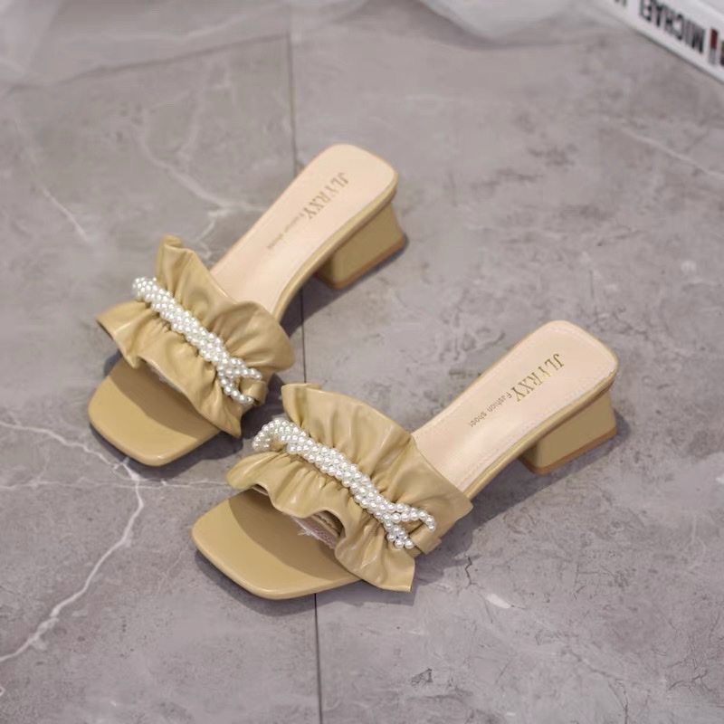 One-piece flip-flops for women's summer outerwear in 2021, a popular high-heeled pearl bestseller, super hot mid-heeled chunky sandals details Picture