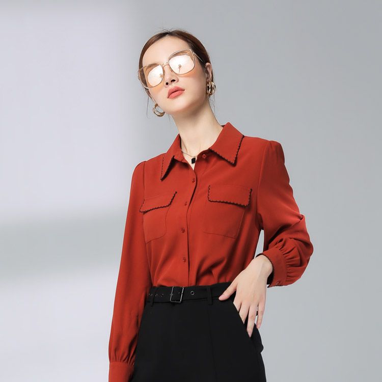 Jimmy Saio's casual, fashionable and elegant shirt with a single-breasted polo collar and pocket. It features a niche design and a simple French style Item Picture