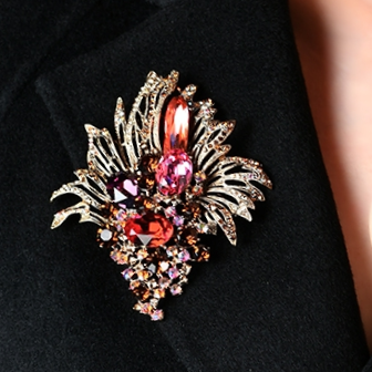 Brooch 909
