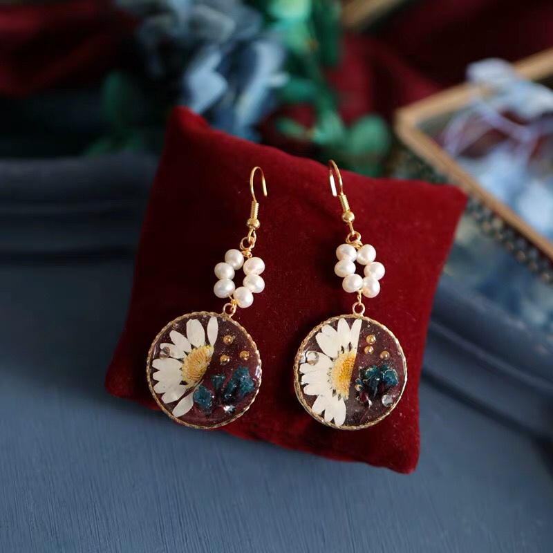 Graphic design with pearl fashion exquisite luxury atmospheric classy earrings