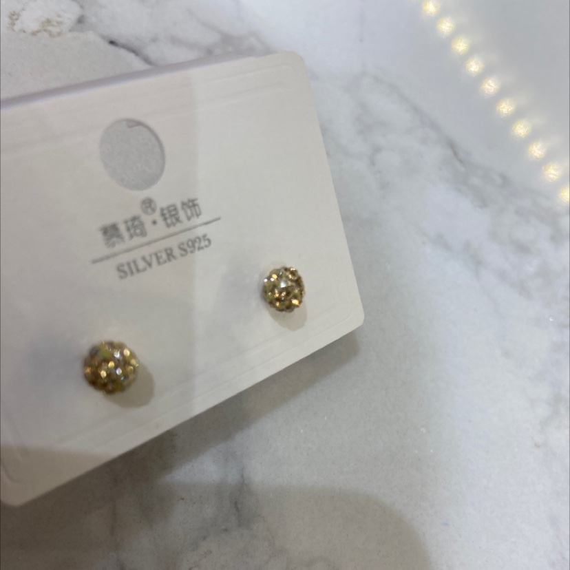 Golden ball details Picture