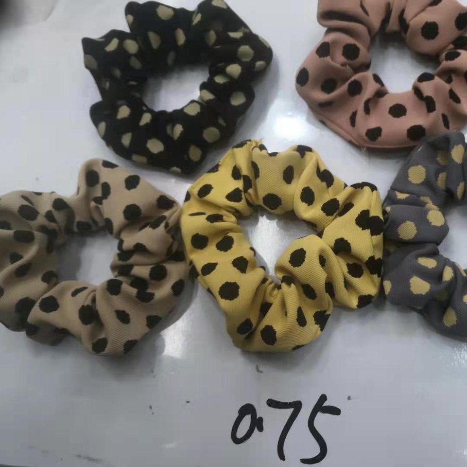新款春夏缎面大肠圈发圈无缝净色布艺头圈头发饰品厂家12