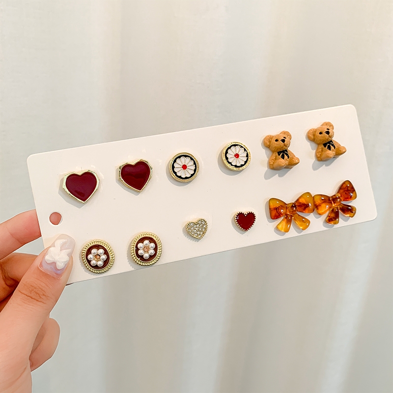 "Super Hit 6-piece set ~ Fresh and cute stud earrings, sweet and girlish earrings, versatile and niche design earrings for women. Item Picture