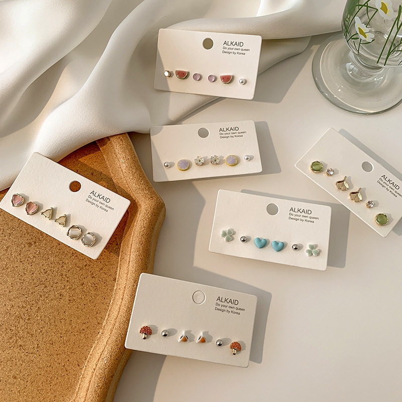 Small and exquisite stud earrings for women, simple and elegant style, 2021 new trendy Internet celebrity, no need to take off earrings when sleeping, South Korea