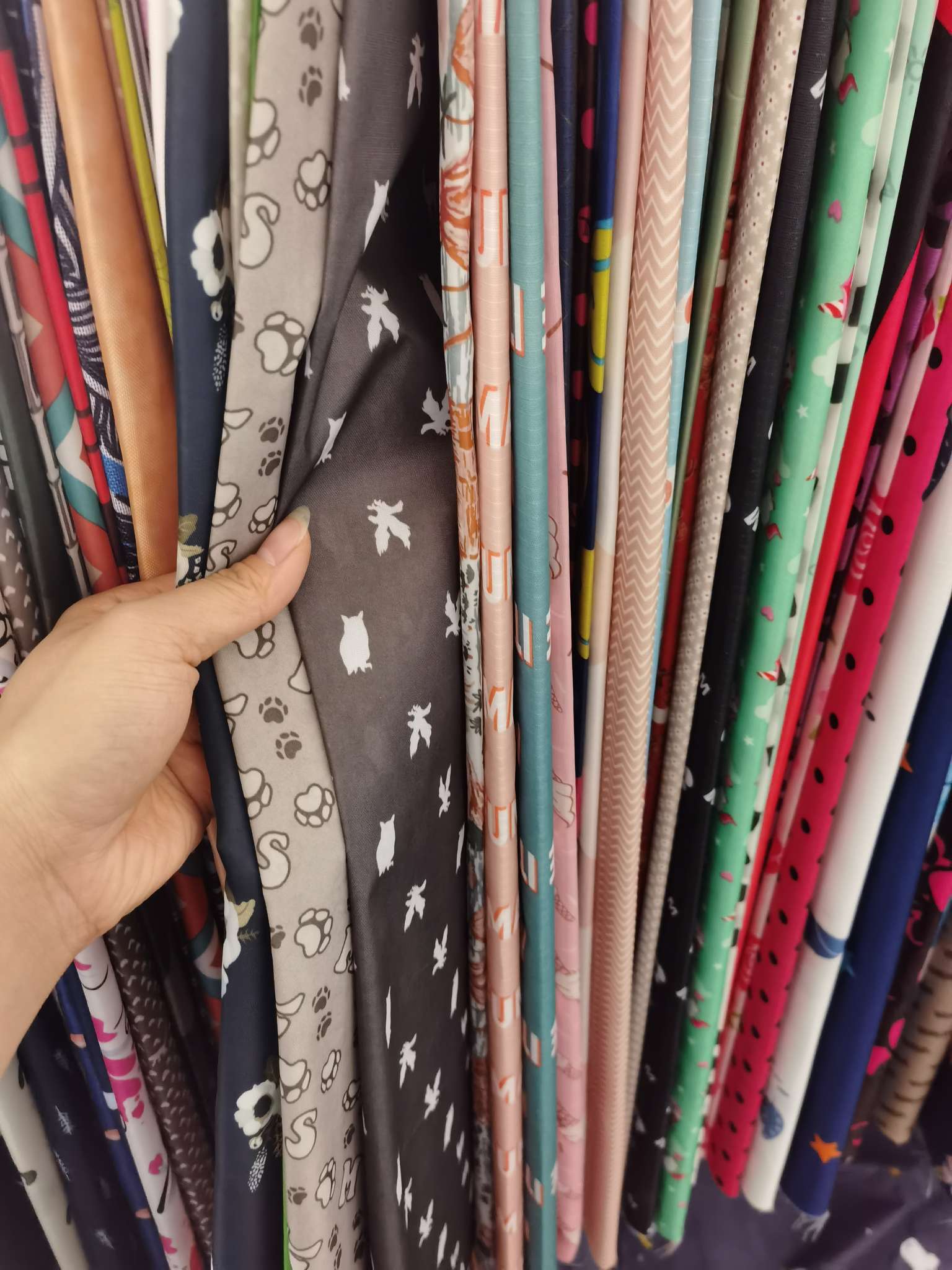 Factory direct sales, best-selling items across the Internet, 170T polyester taeff children's tent storage, travel and eco-friendly bag lining fabric with popular printing details Picture