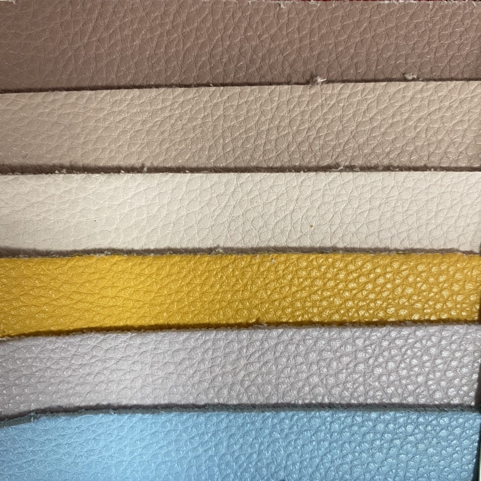 厂家直销热销新款皮革大量现货高中低档箱包沙发鞋材面料420D网纹pvc1号色2