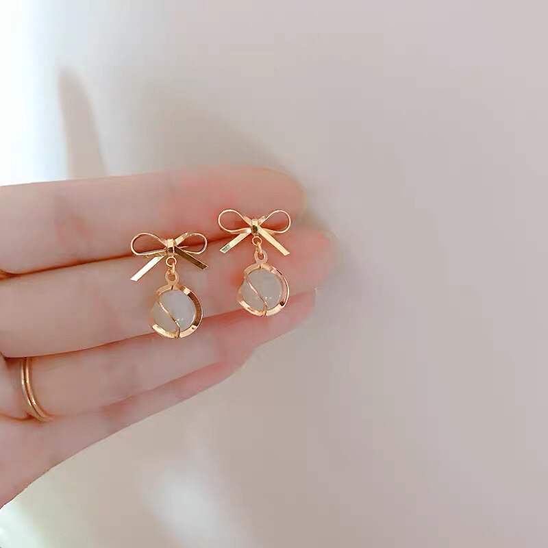 Simple small fresh small cute small delicate bow earrings