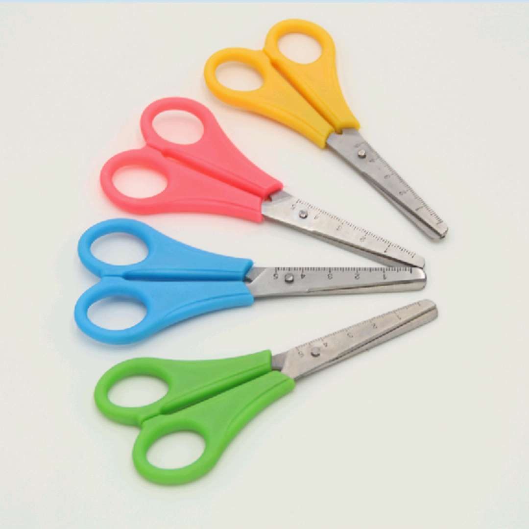 Office and educational knives and scissors, stationery, scissors, office and educational stationery, storage, office supplies, children's measuring tools Application Scenario
