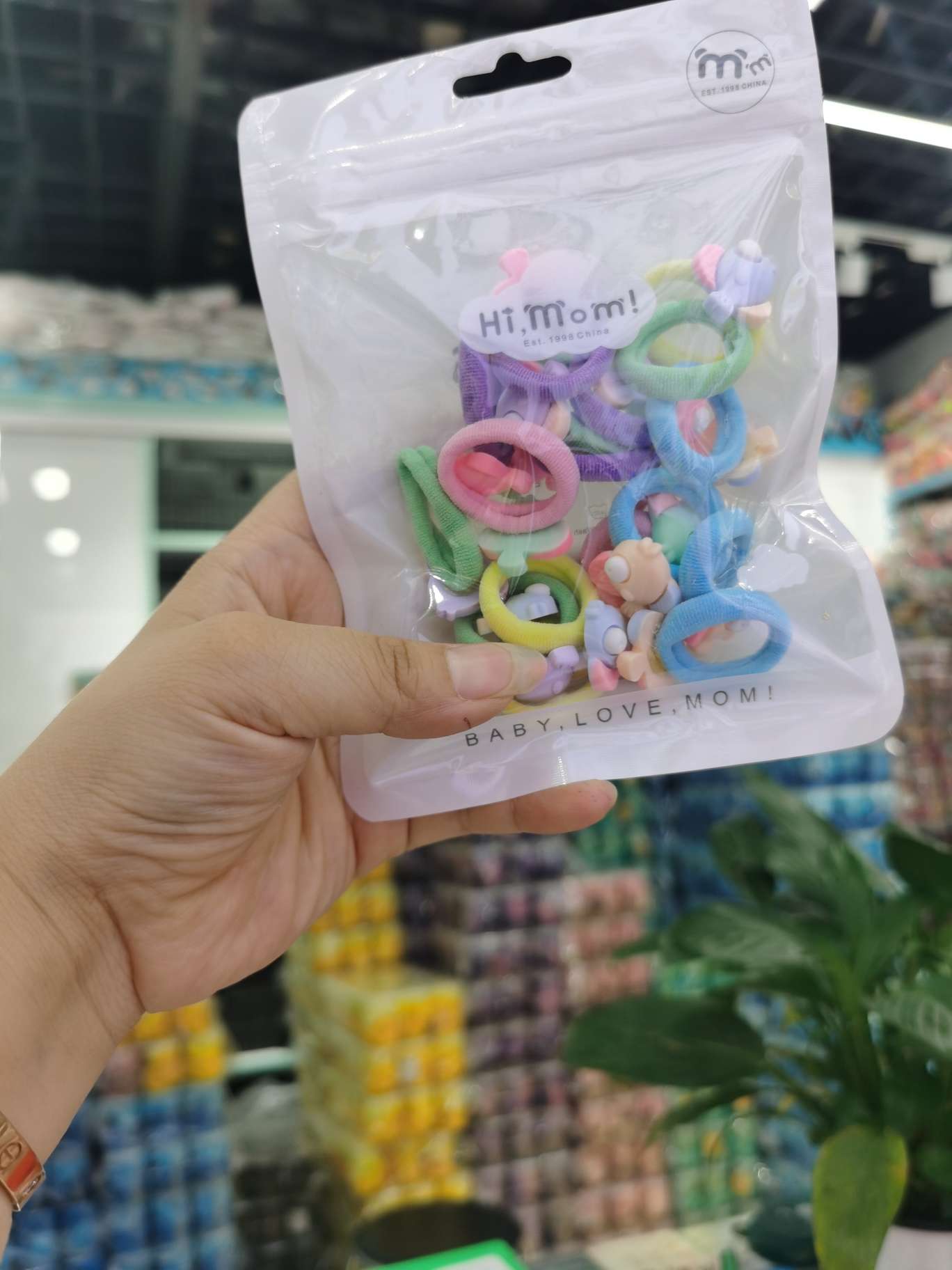 Direct sales of cartoon children's hair accessories from the manufacturer, good quality and low price. The new crocodile pp clip is colorful and so beautiful that it's super nice. Just looking at it makes you want it details Picture