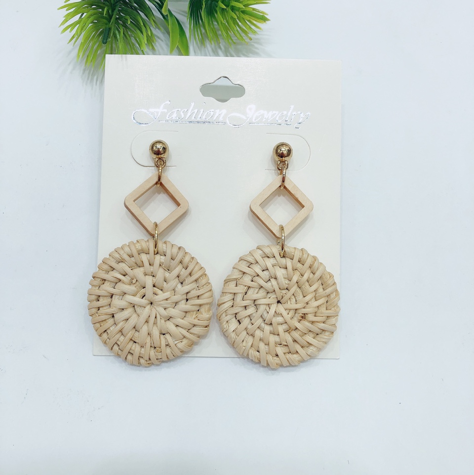 Amazon AliExpress cross-border rattan weaving casual style seaside vacation fashion earrings, trendy light luxury earrings