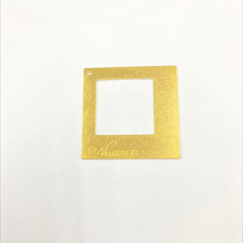 XH042410空心四方形印字母一孔