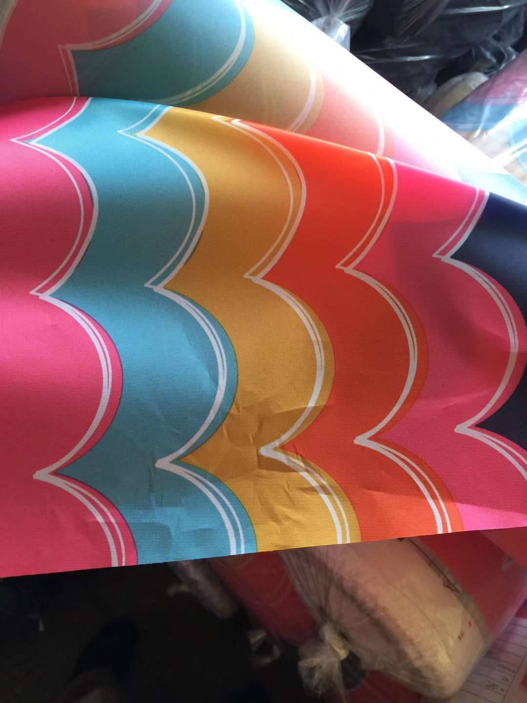Factory direct sales, best-selling stock across the Internet, 210D printed Oxford 1 table, PU eco-friendly home makeup storage, travel bag fabric Specification image