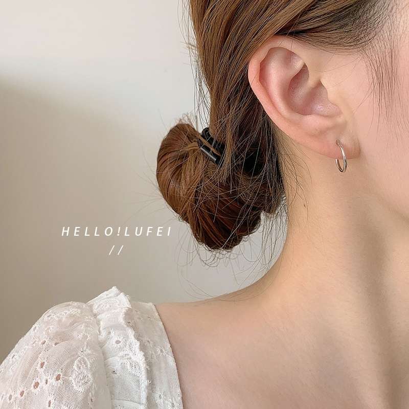 ins niche cold style ear ring, elegant and simple stud set, S925 silver needle earrings, small earrings for women Application Scenario