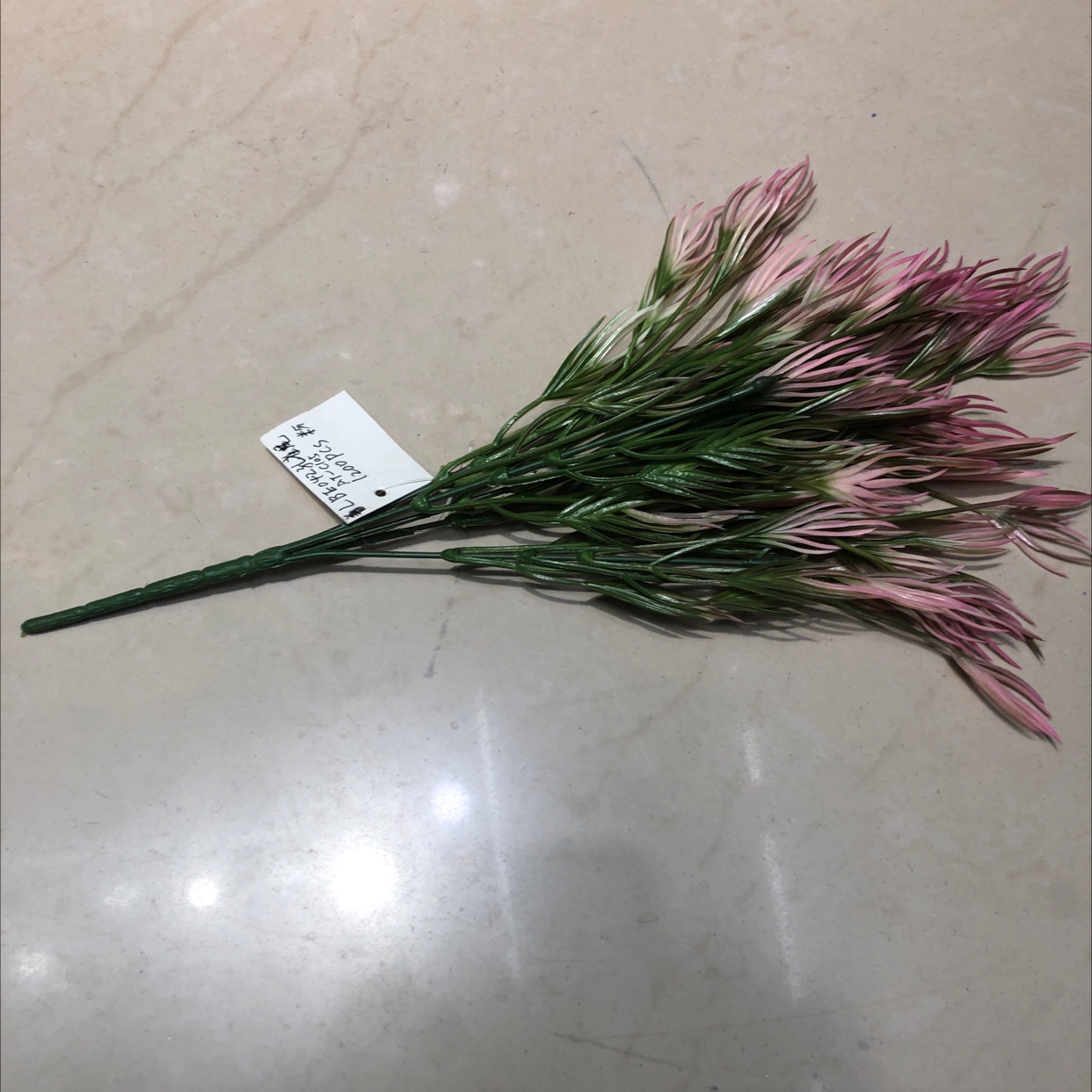 ورقة طاووس وردية فاتحة Item Picture