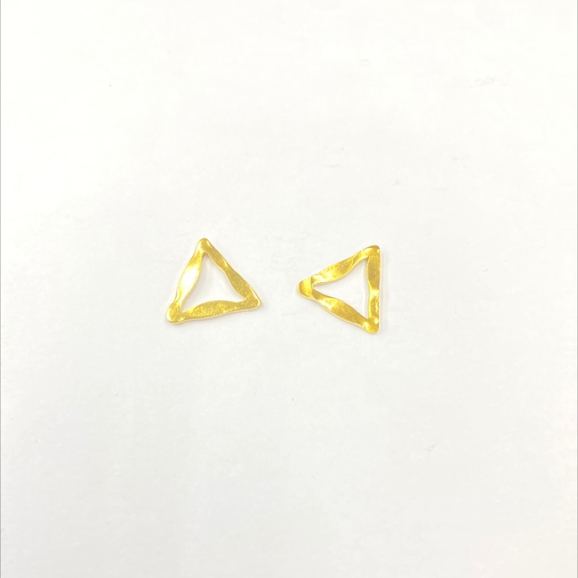 XW07777 Hollow triangle without hole