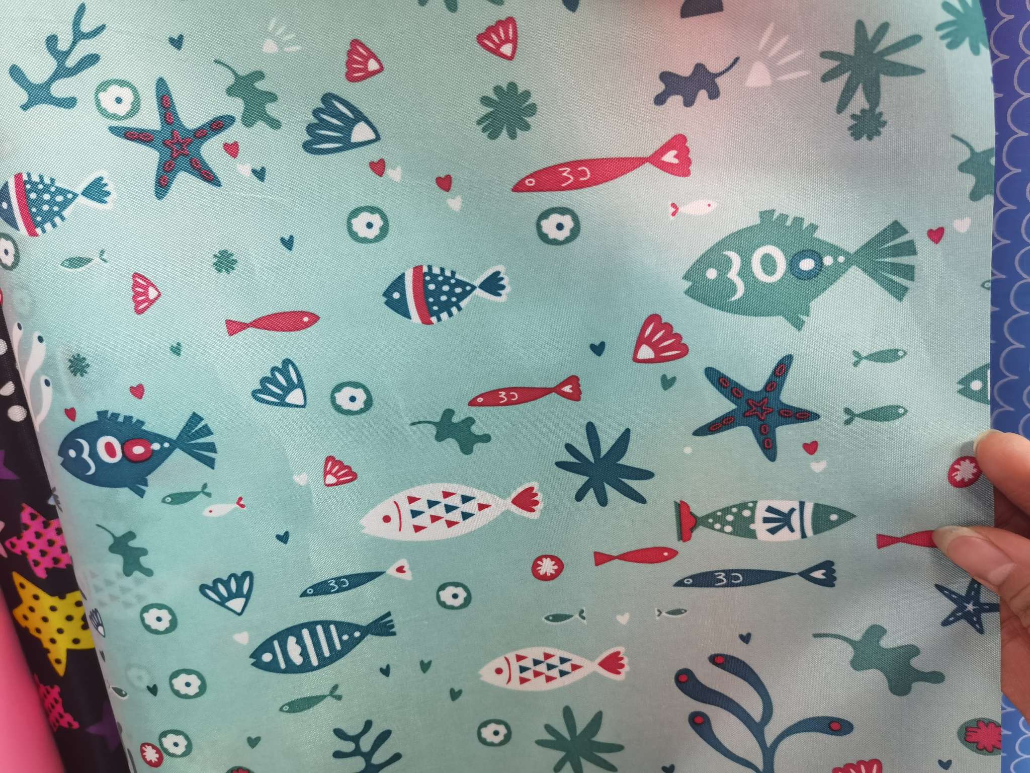 厂家直销全网热销现货网红210T印花PU环保雨伞布儿童休闲帐篷收纳旅行箱包里布白底实物图